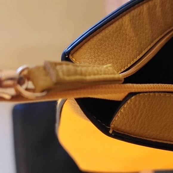 Ardene Large Yellow Tote Bag with Tassle - Picture 7 of 8